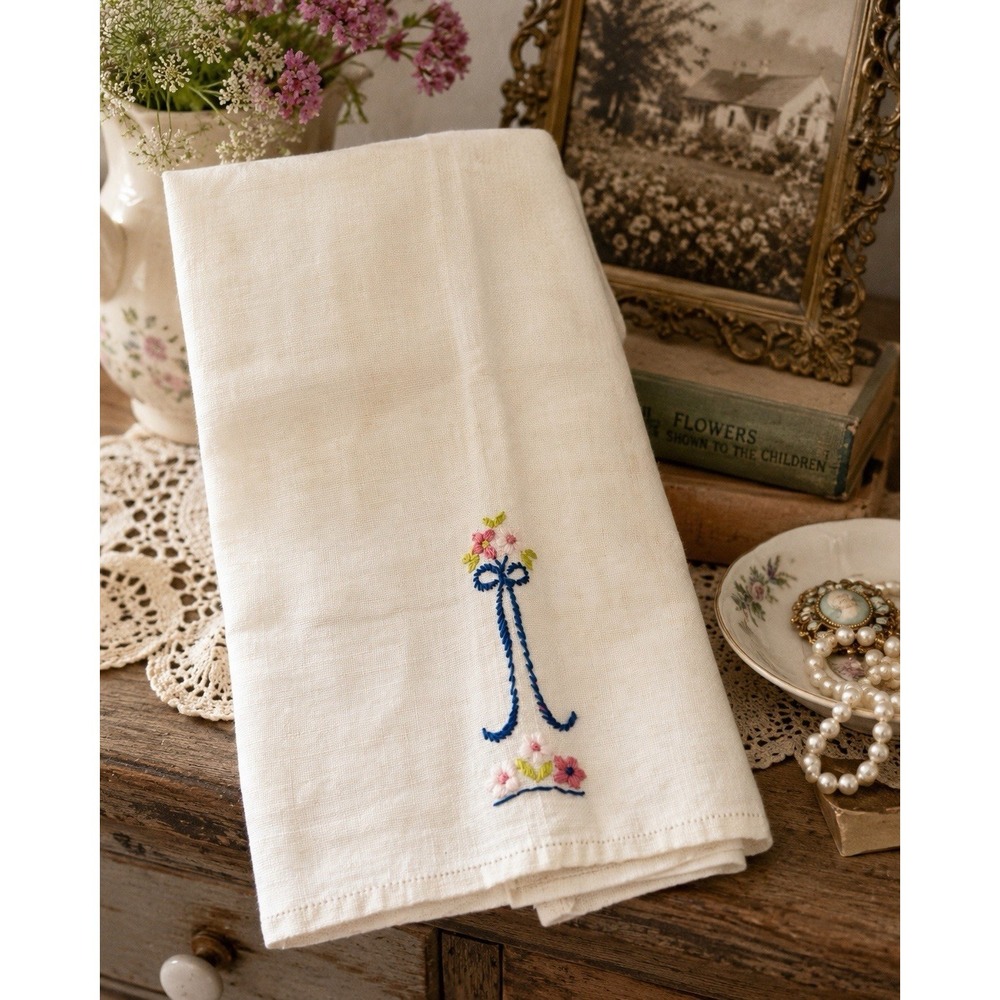 Vintage Hand Embroidered Linen‎ Guest Towel Floral Cottagecore Farmhouse Vanity